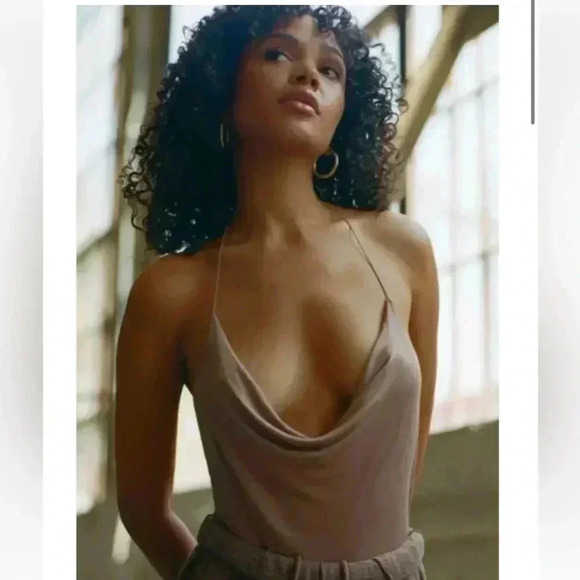 NWT Joah Brown halter top M/L - Picture 1 of 4